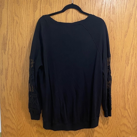 Pam & Gela Black Asymmetrical Relaxed Blouse - Picture 6 of 6